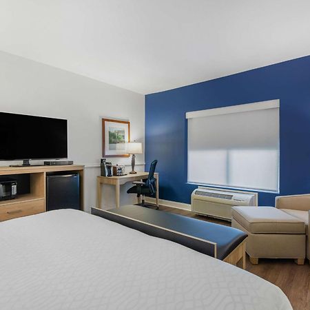 Best Western Plus Westgate Inn And Suites Леланд Экстерьер фото