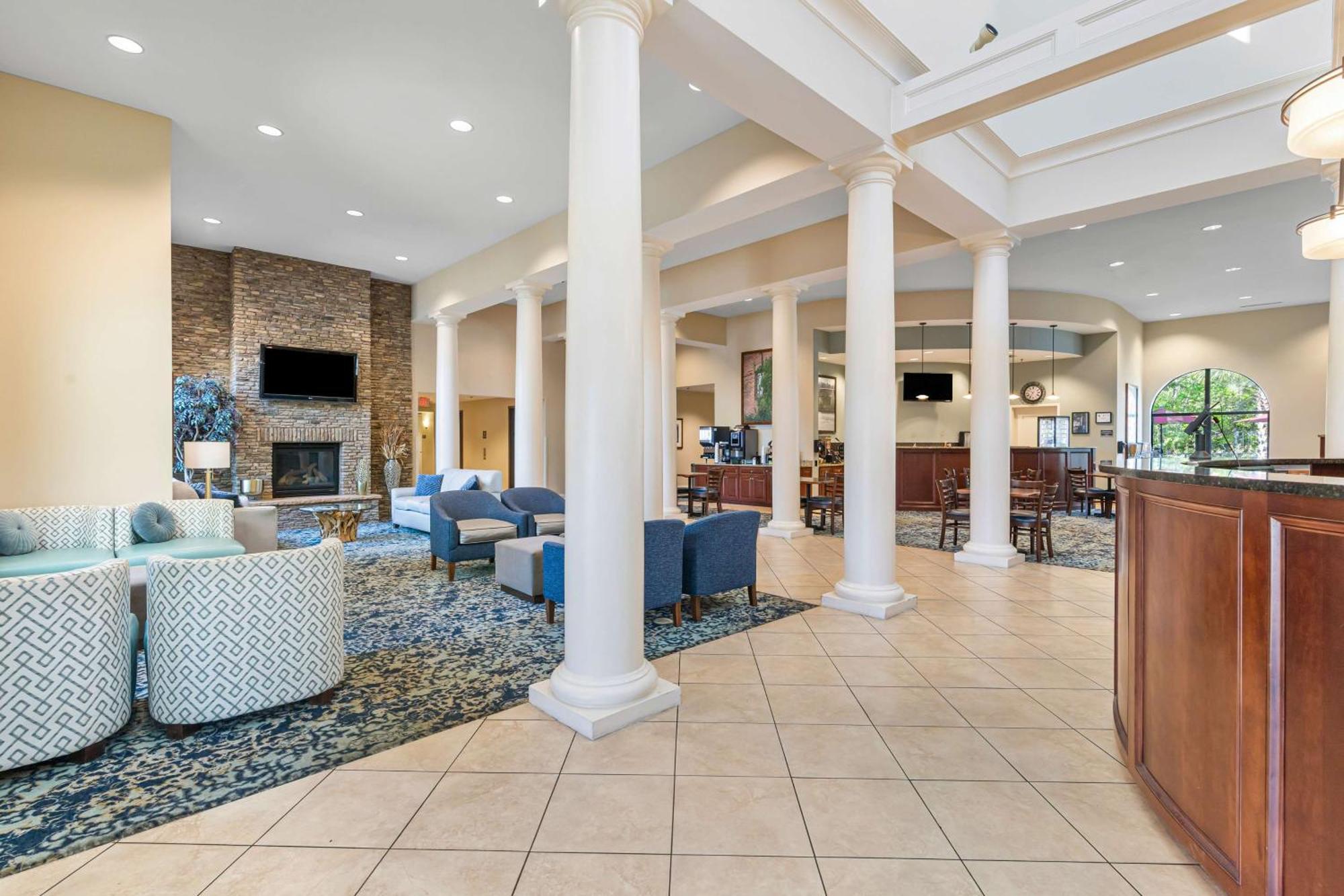 Best Western Plus Westgate Inn And Suites Леланд Экстерьер фото