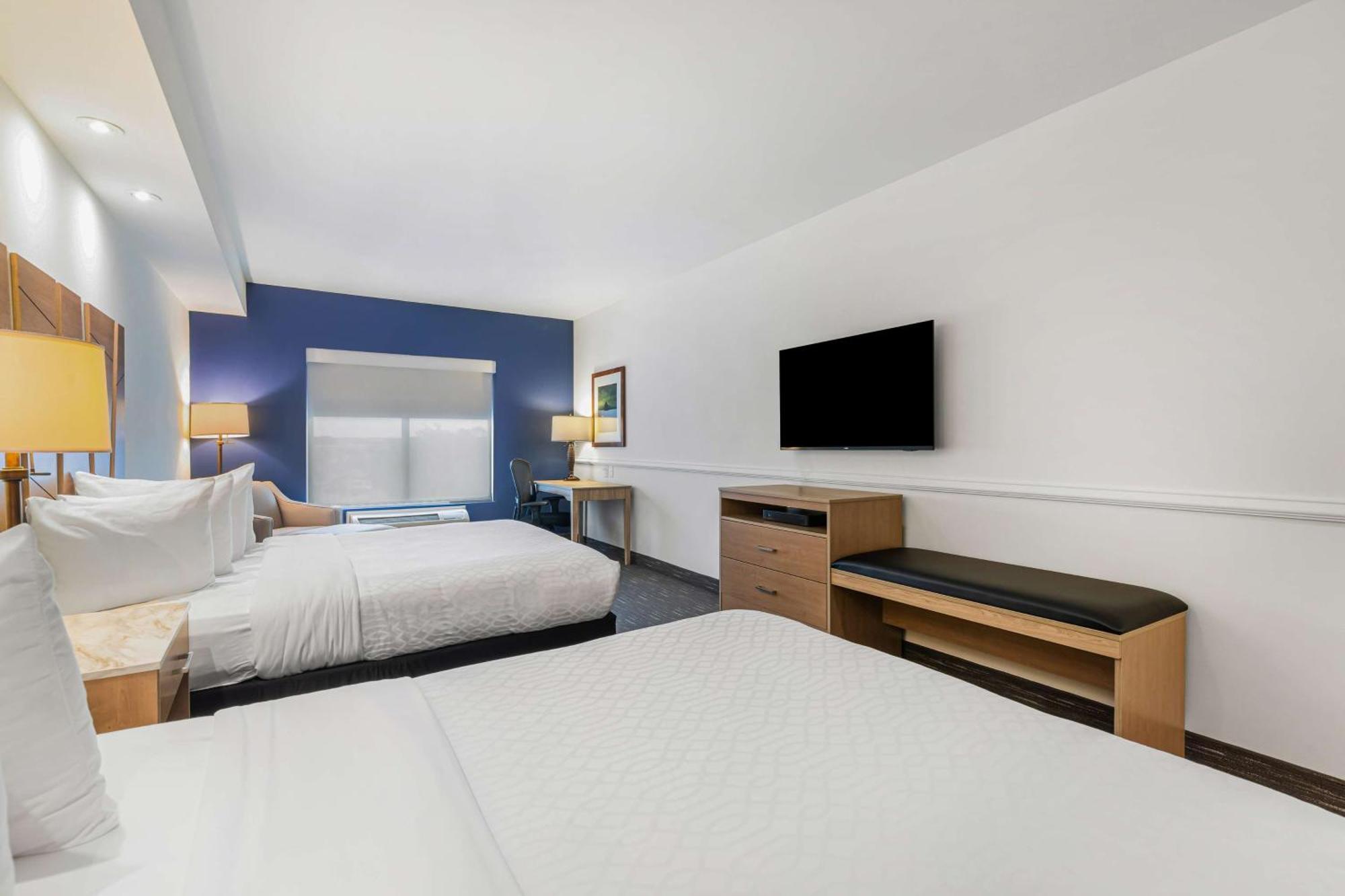 Best Western Plus Westgate Inn And Suites Леланд Экстерьер фото