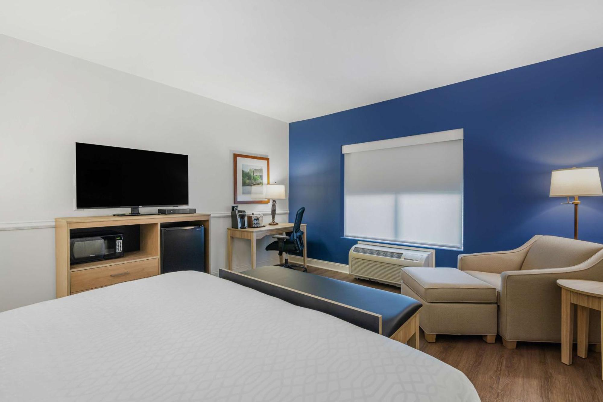 Best Western Plus Westgate Inn And Suites Леланд Экстерьер фото
