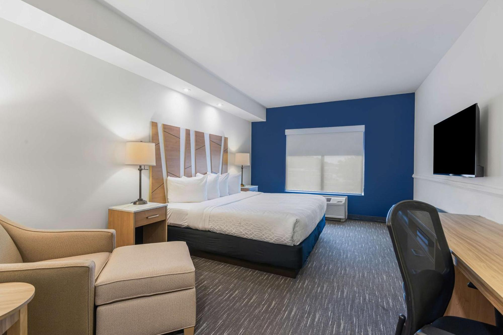 Best Western Plus Westgate Inn And Suites Леланд Экстерьер фото