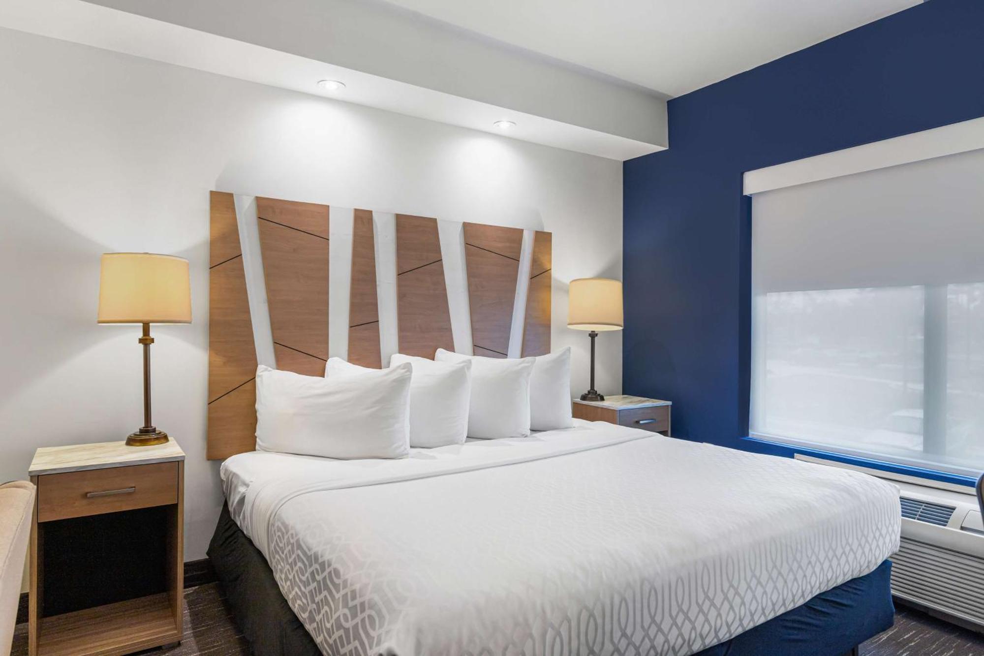 Best Western Plus Westgate Inn And Suites Леланд Экстерьер фото