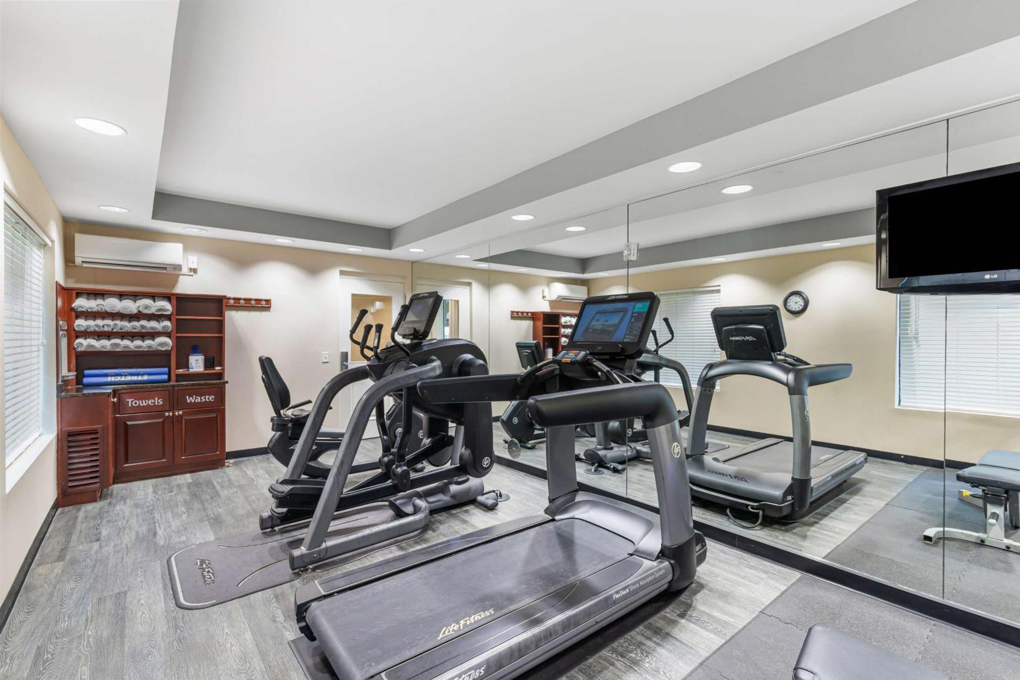 Best Western Plus Westgate Inn And Suites Леланд Экстерьер фото